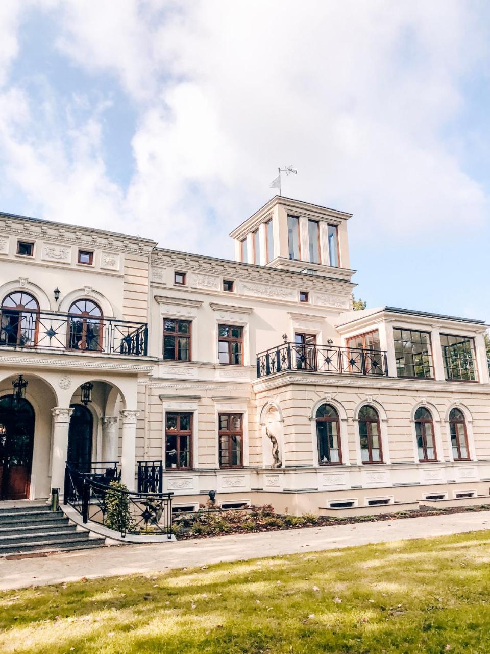 Palac Wierzbiczany Gniewkowo Exterior foto